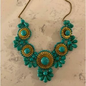 Beautiful statement necklace 💙